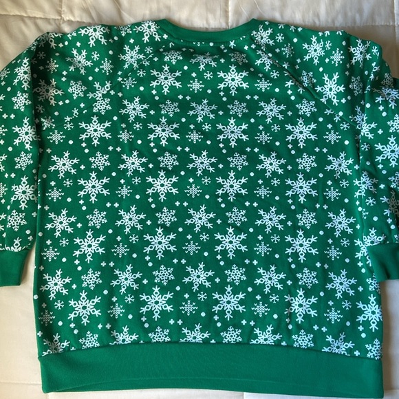 Christmas Snoopy Sweatshirt.  Size L - Picture 2 of 4